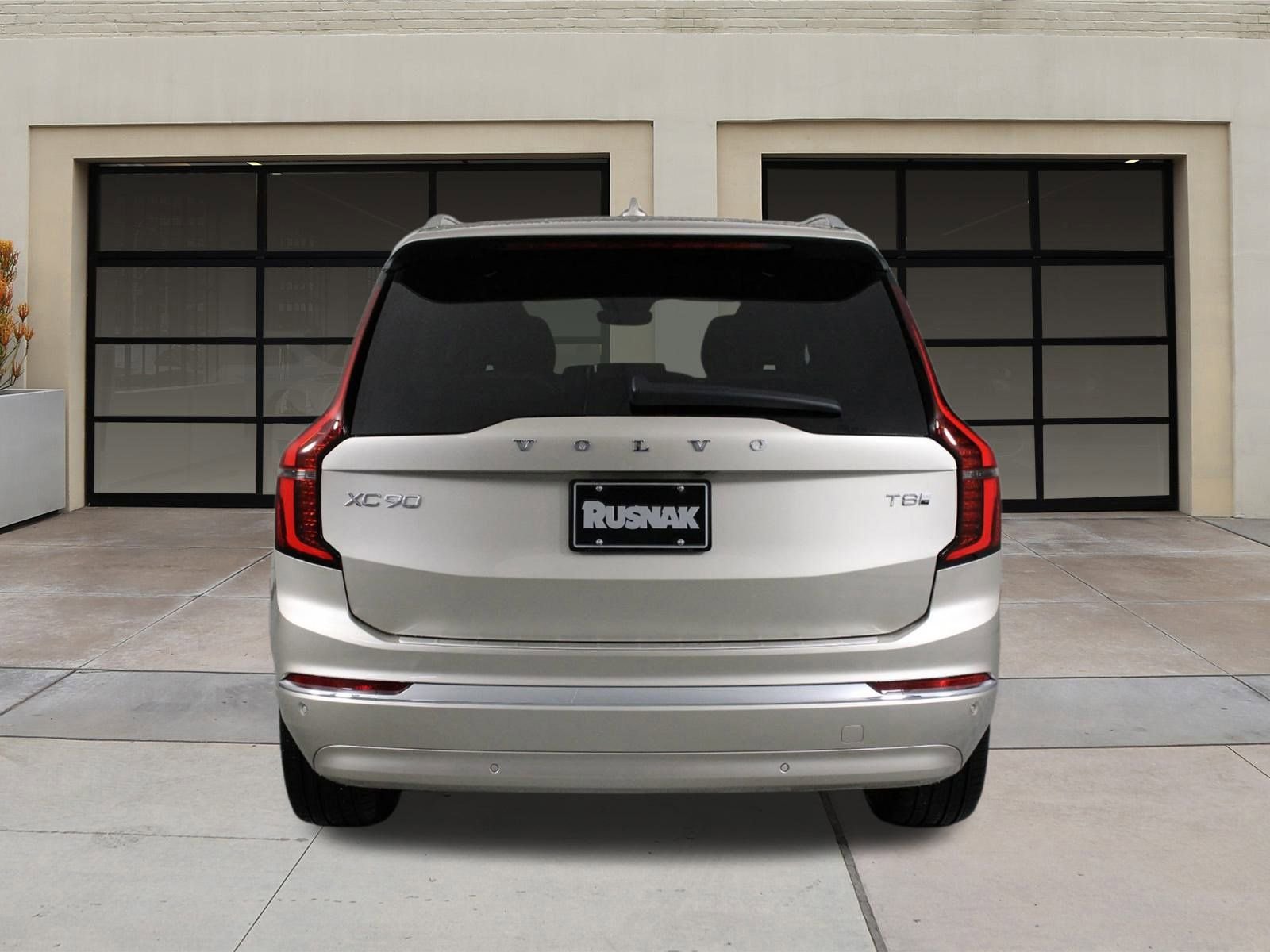 New 2026 Volvo XC90 T8 Plus w/ Protection Package Premier image 4