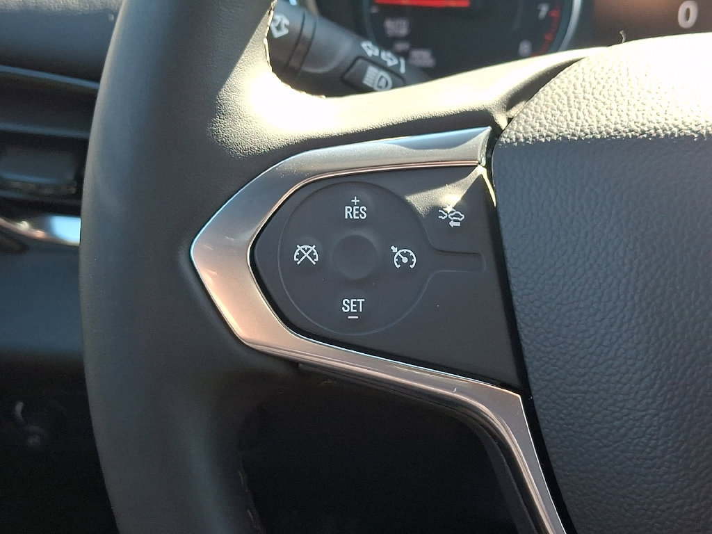 Used 2023 Chevrolet Traverse LT AWD/4WD image 23