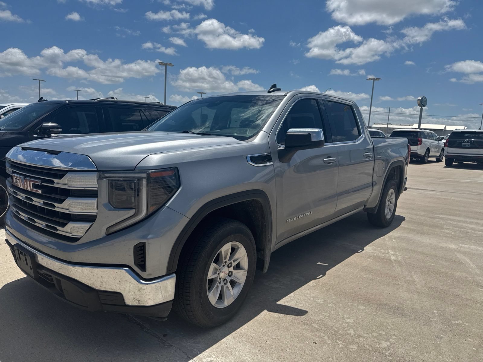 Used 2024 GMC Sierra 1500 SLE RWD image 8