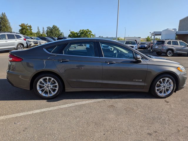 Used 2019 Ford Fusion SE FWD image 4