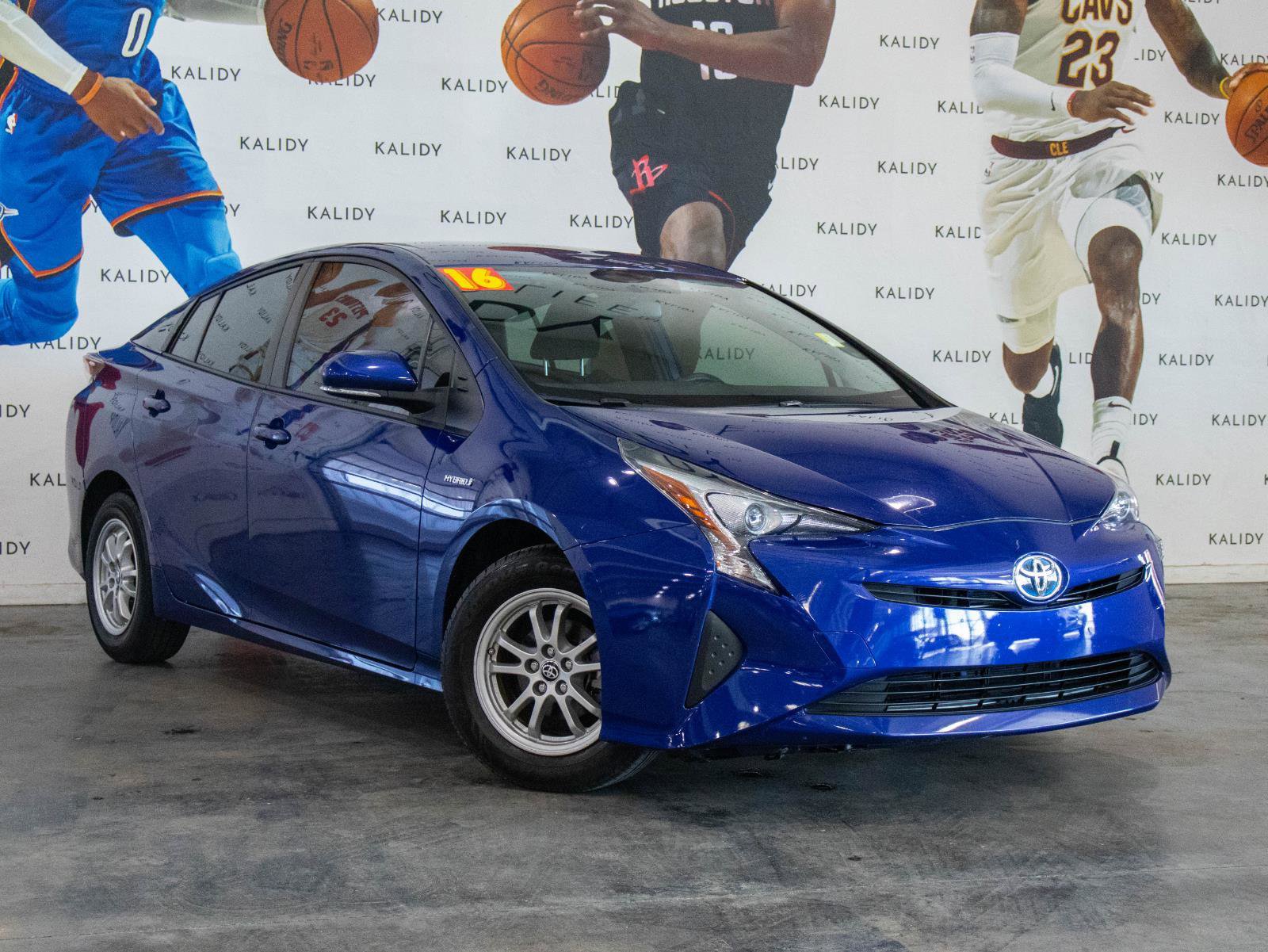 Used 2016 Toyota Prius Two image 2