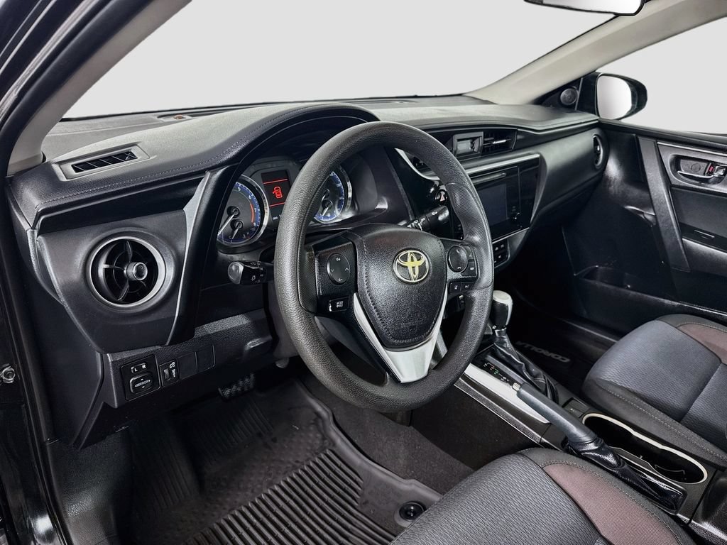 Certified 2018 Toyota Corolla LE FWD image 9