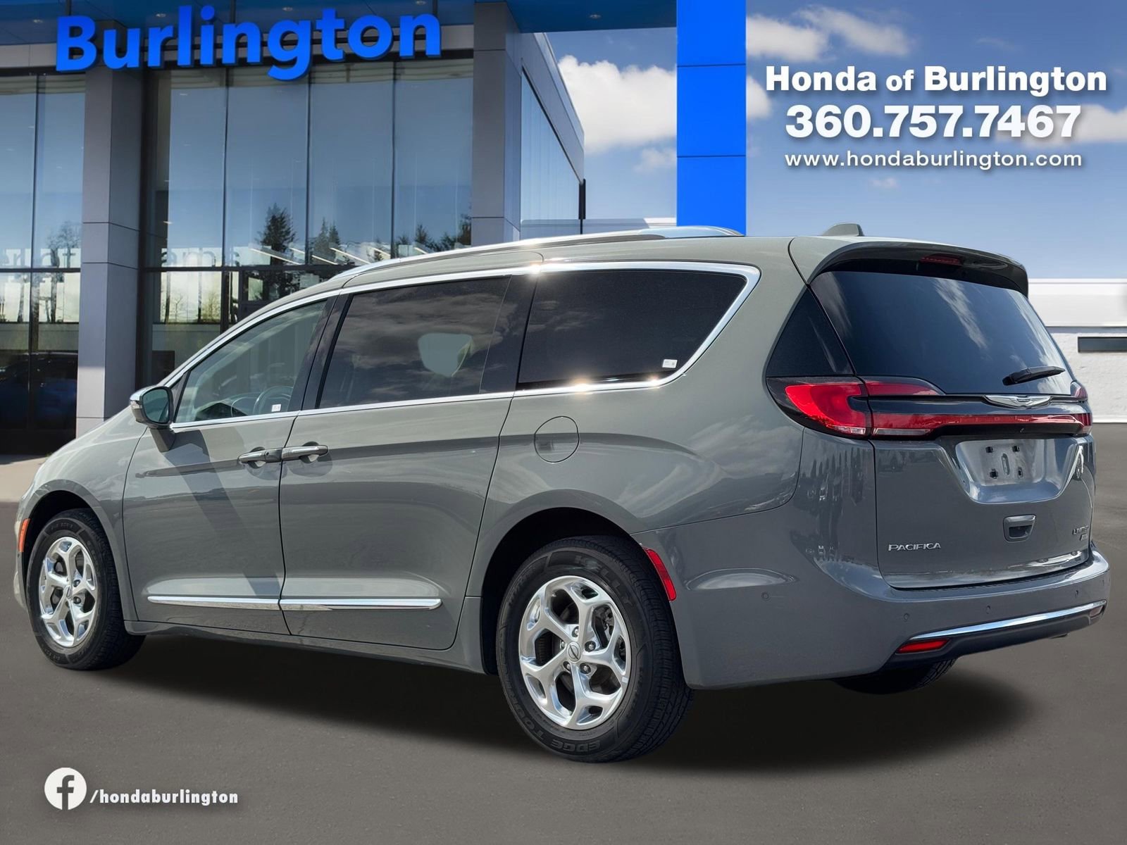 Used 2021 Chrysler Pacifica Limited w/ Premium & Safety Sphere Group AWD/4WD image 4