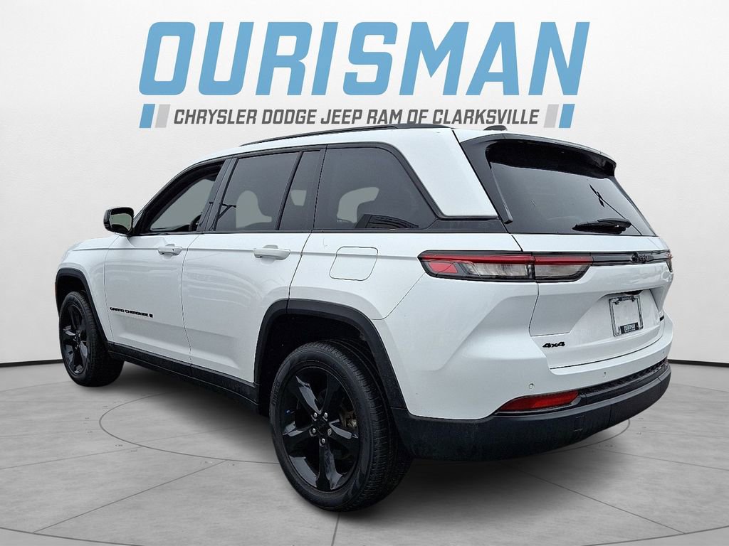 Used 2023 Jeep Grand Cherokee Limited w/ Luxury Tech Group II image 4