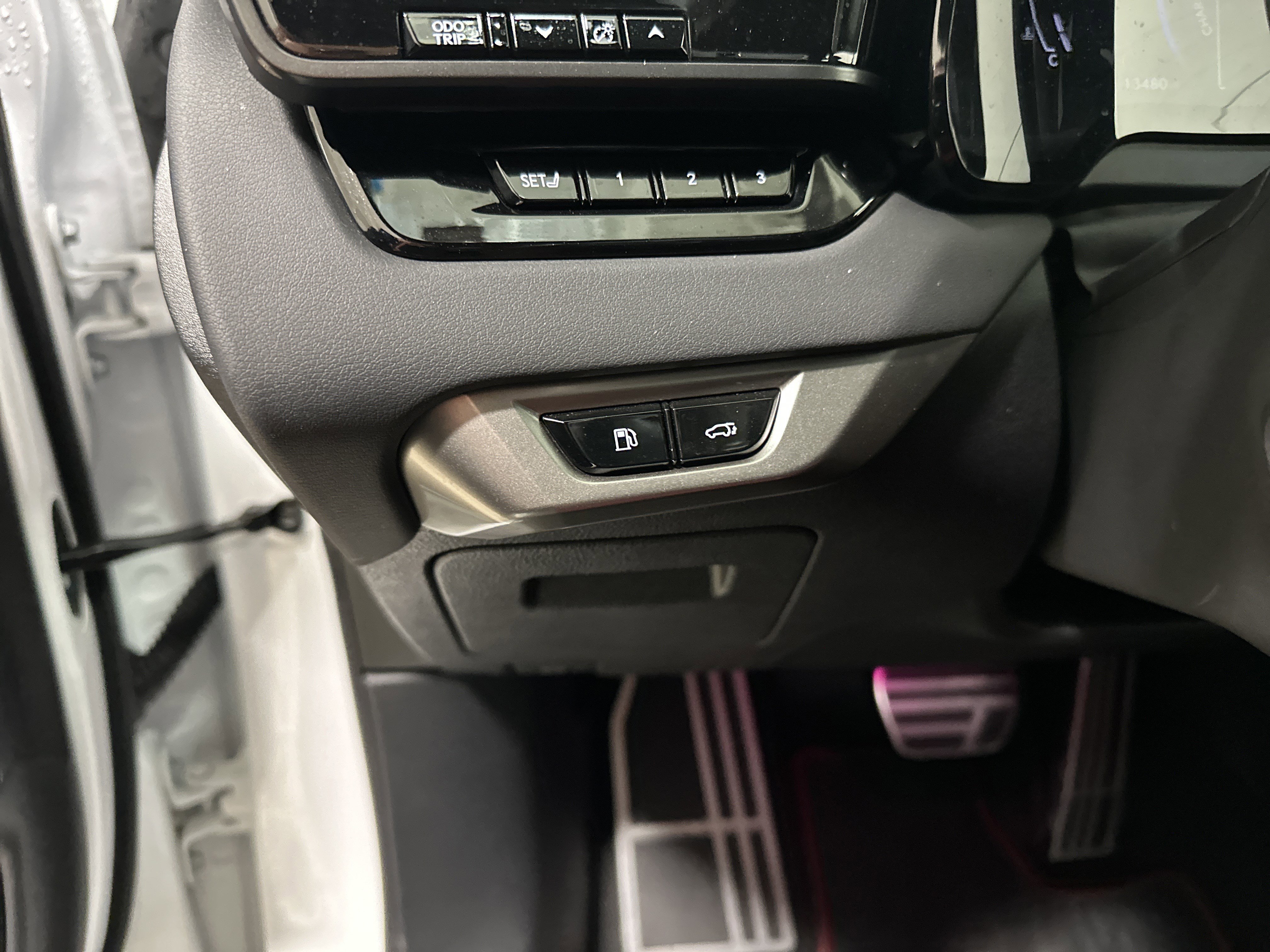 Used 2024 Lexus RX 500h F Sport w/ Convenience Package image 37