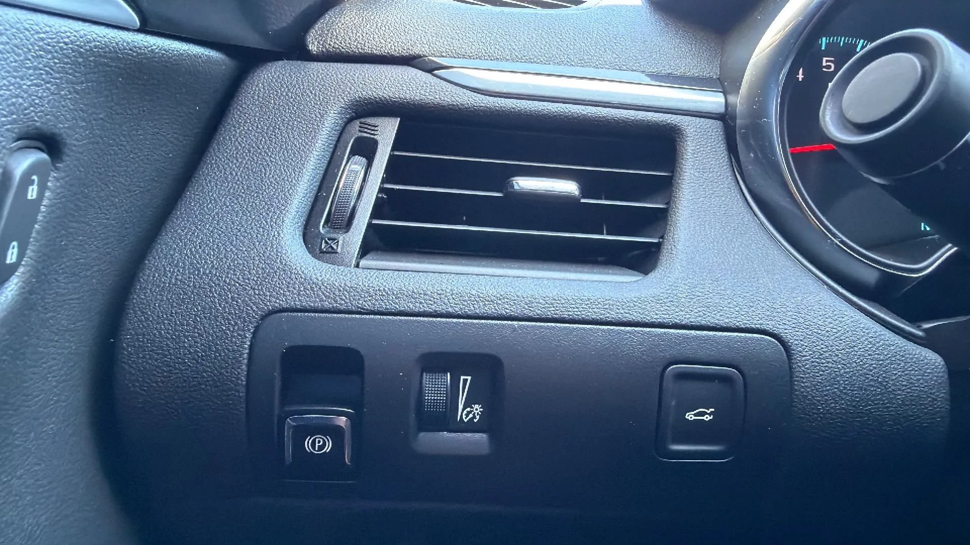 Used 2019 Chevrolet Impala LT FWD image 15