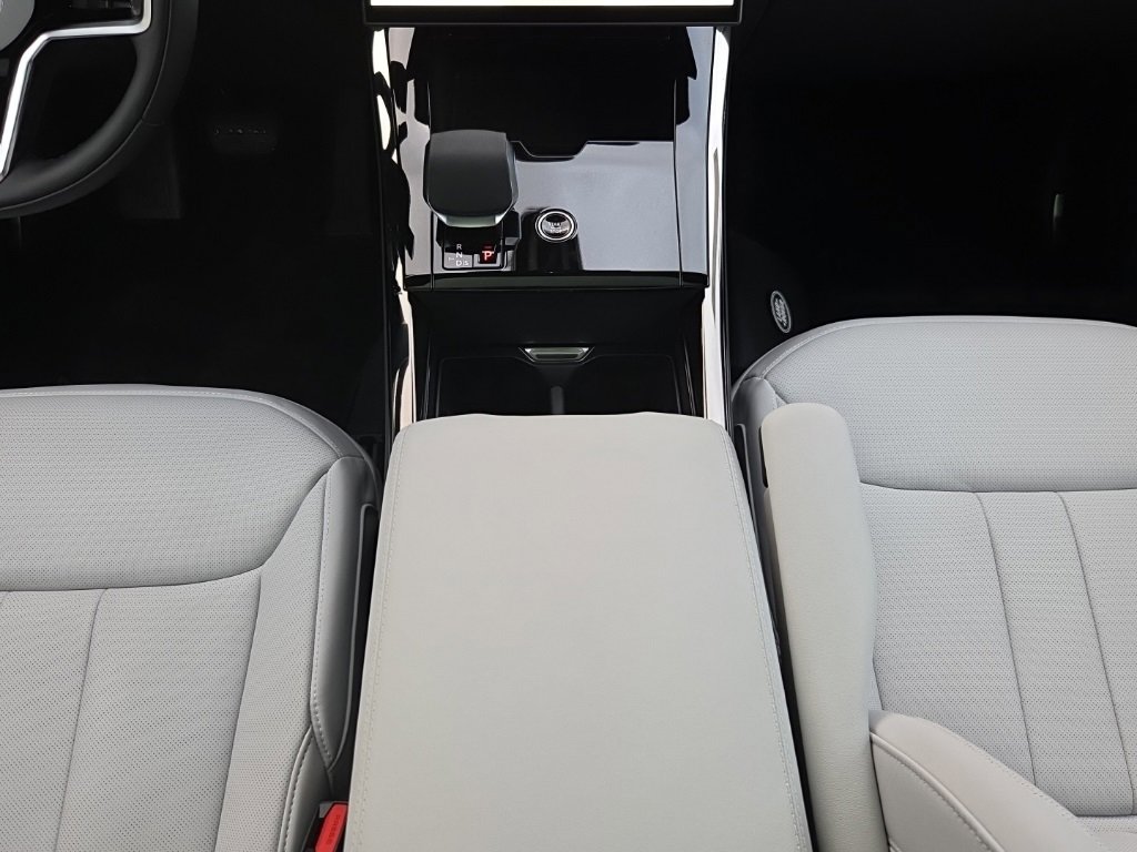 New 2025 Land Rover Range Rover Sport SE image 23