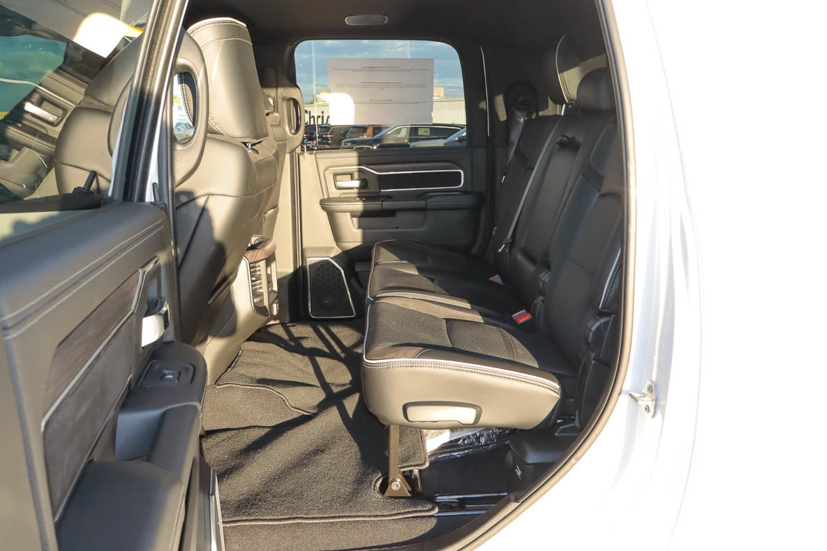 New 2027 RAM 3500 Laramie AWD/4WD image 19