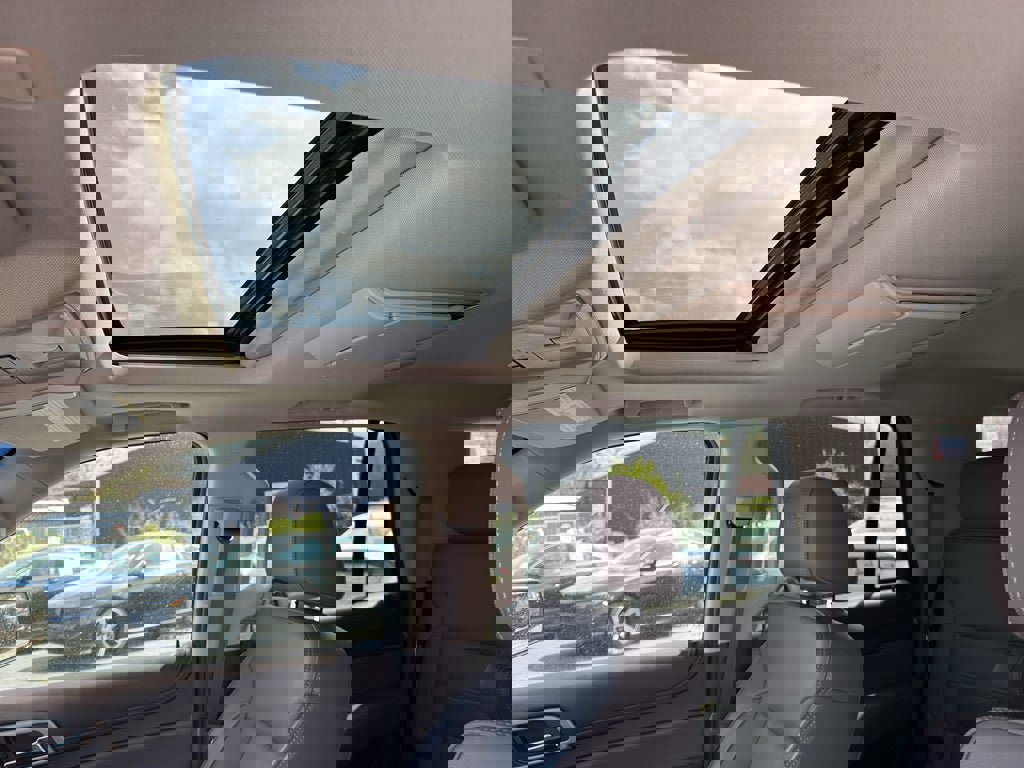 Used 2019 GMC Yukon Denali w/ Denali Ultimate Package image 16