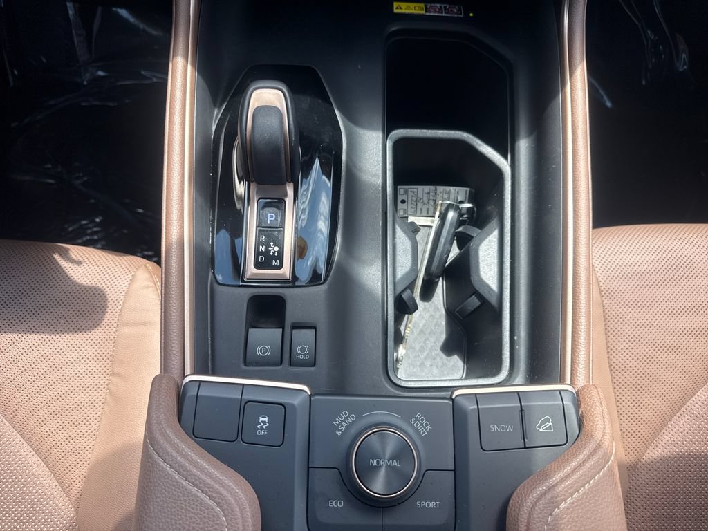 Used 2024 Toyota Grand Highlander AWD Hybrid image 18