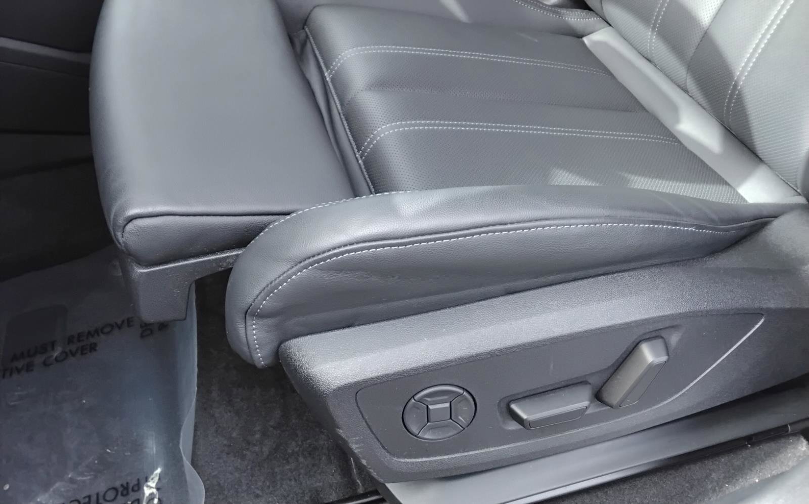 Certified 2025 Audi Q6 e-tron Premium Plus image 16