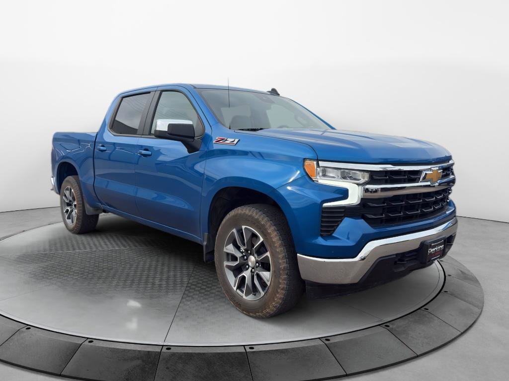 Used 2023 Chevrolet Silverado 1500 LT w/ Z71 Off-Road Package image 3