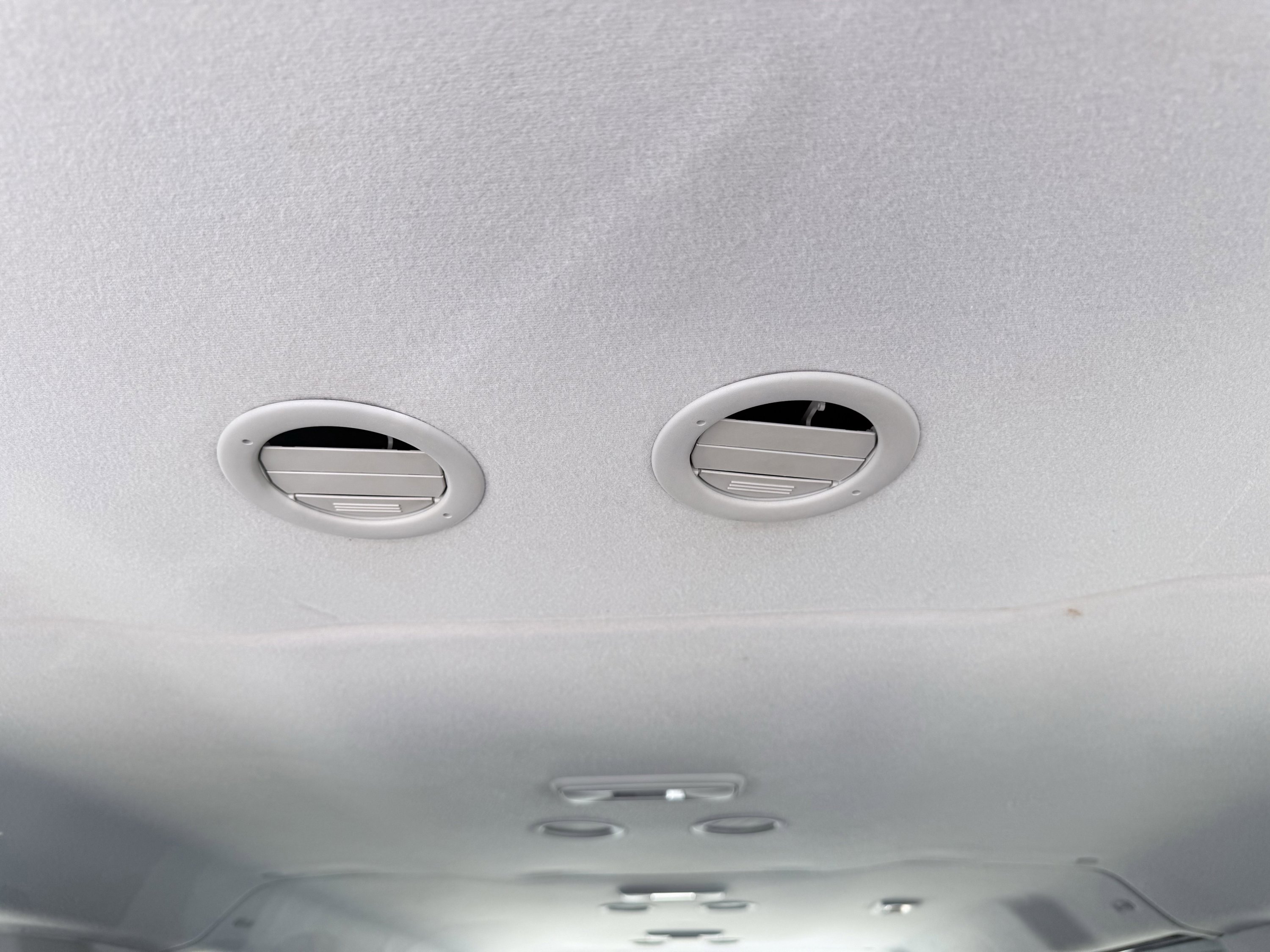 Used 2023 Ford Transit 350 XLT image 10