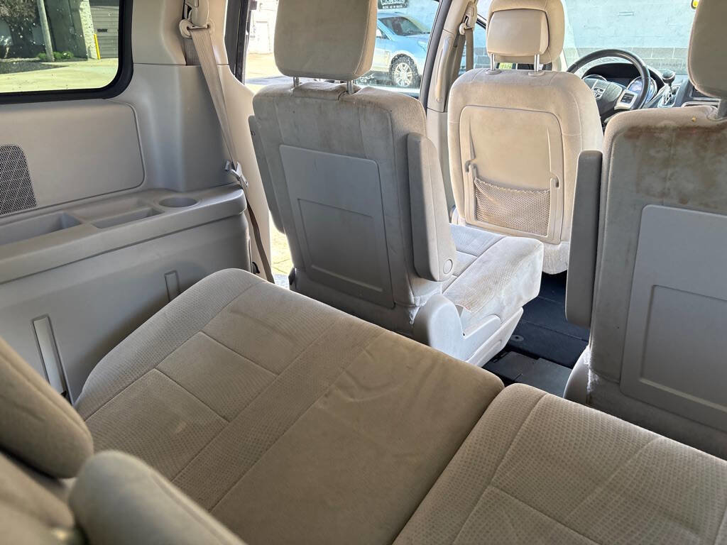 Used 2013 Dodge Grand Caravan SE FWD image 14