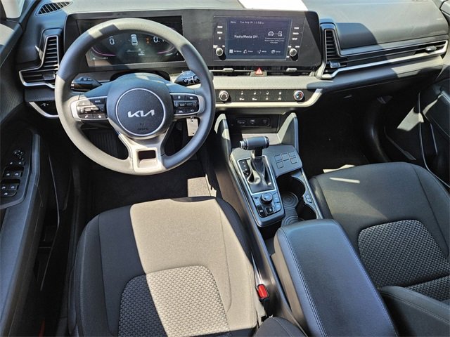 Used 2024 Kia Sportage LX image 7
