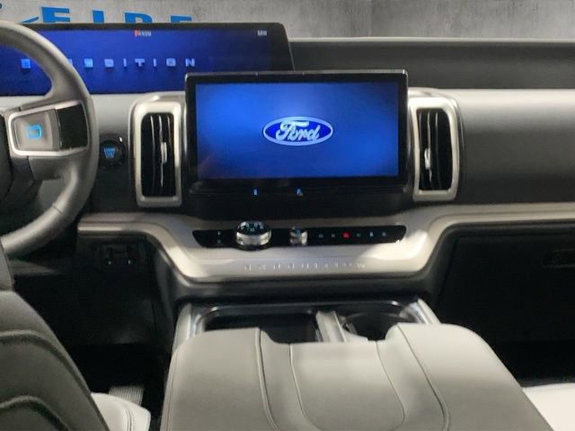 New 2026 Ford Expedition Active image 9