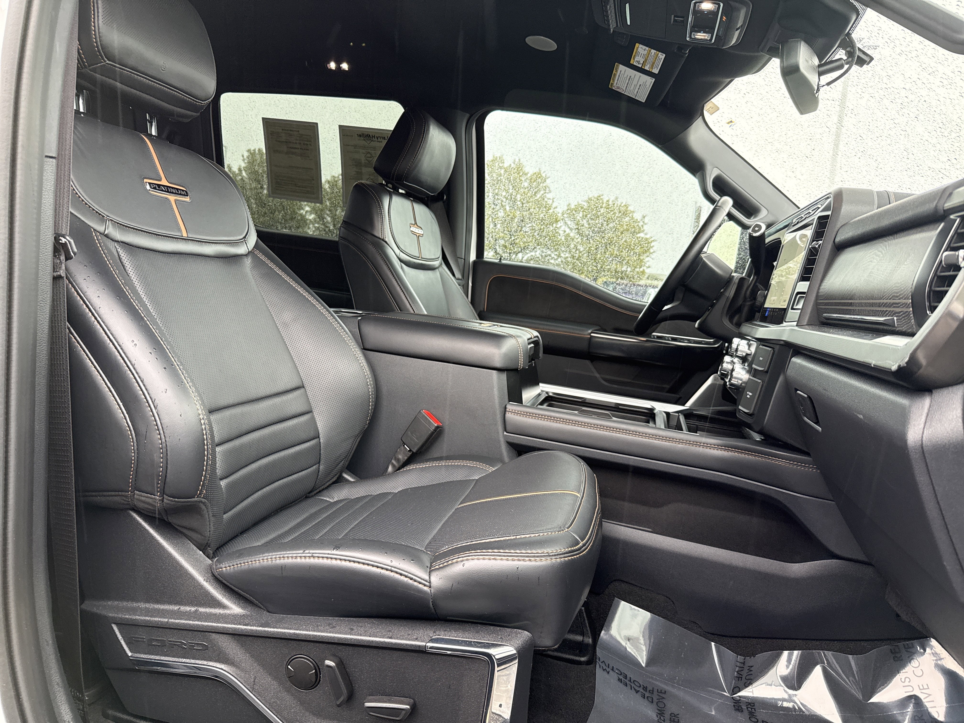 Used 2023 Ford F350 Platinum w/ FX4 Off-Road Package image 29