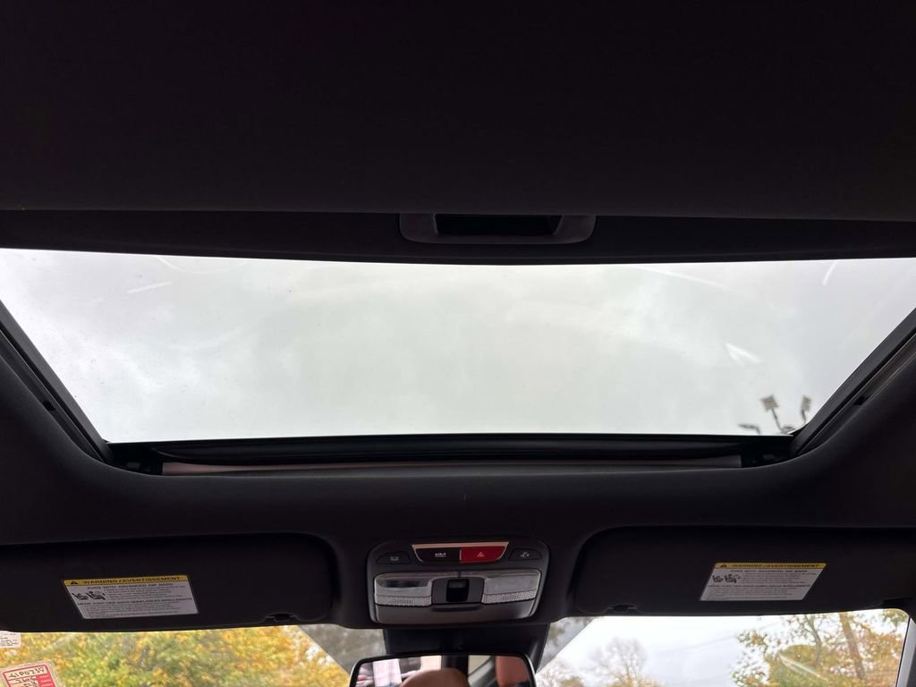 Used 2025 Kia Telluride AWD image 12