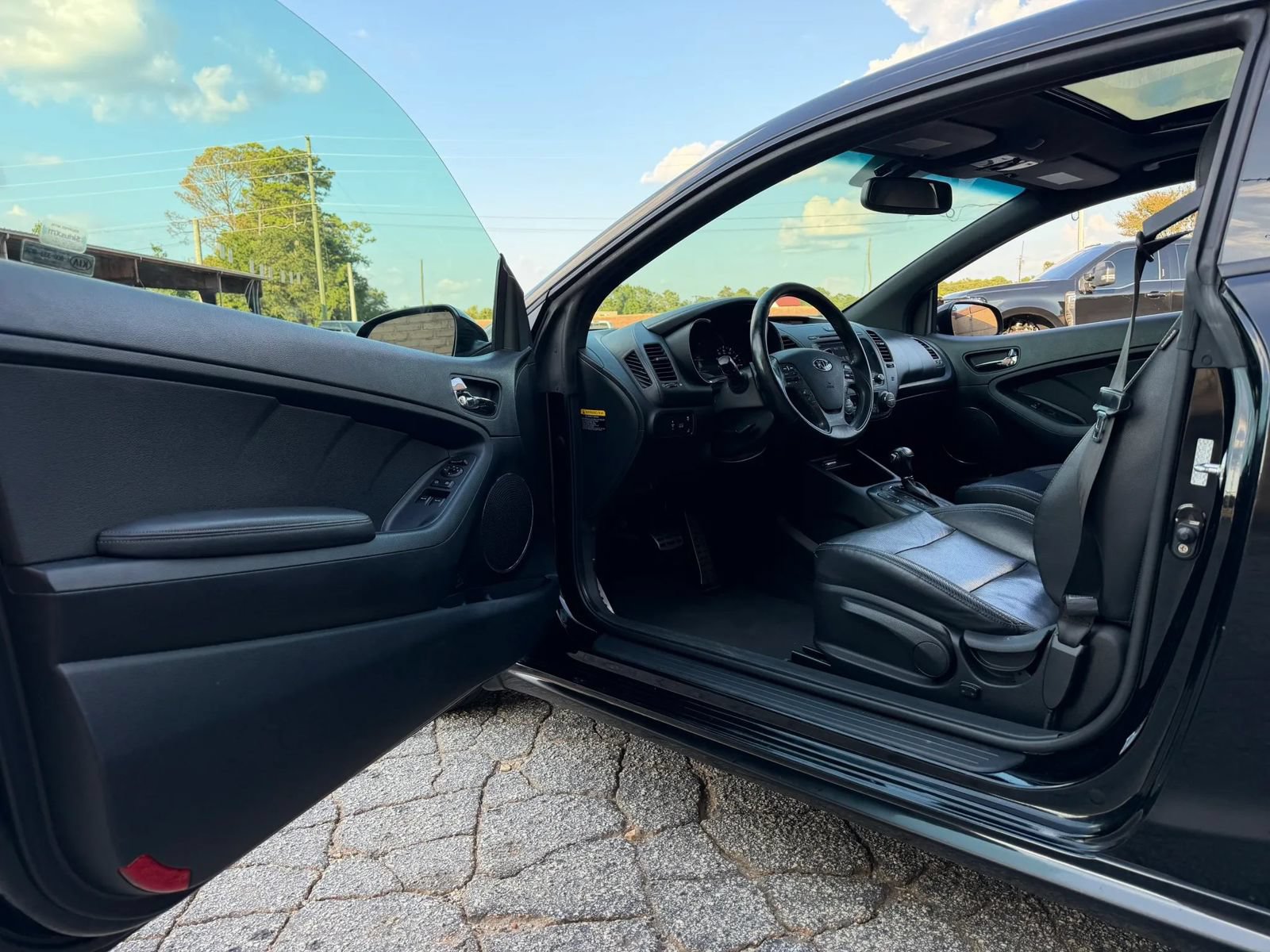 Used 2016 Kia Forte Koup SX w/ SX Premium Package FWD image 13
