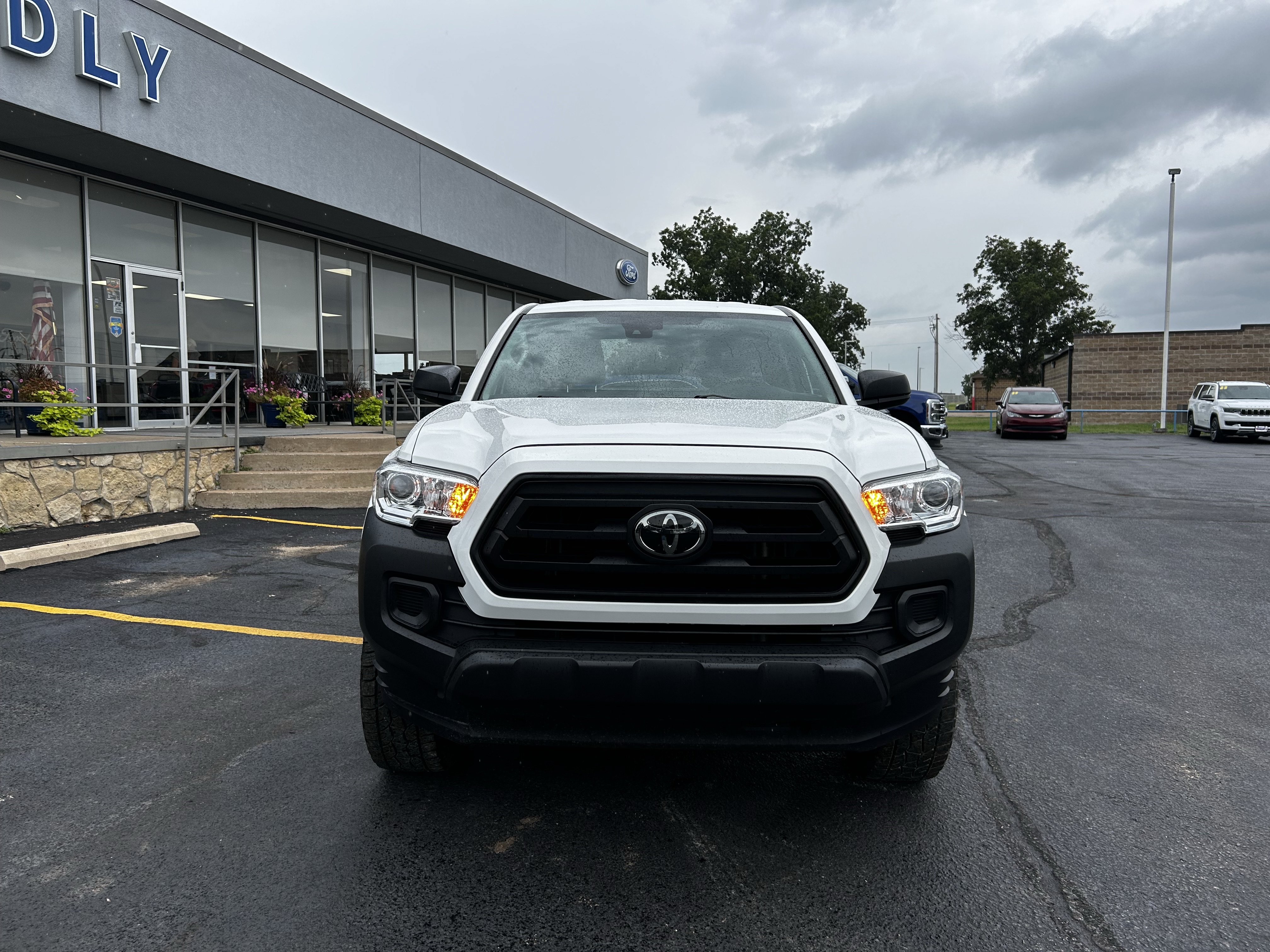 Used 2023 Toyota Tacoma SR RWD image 5