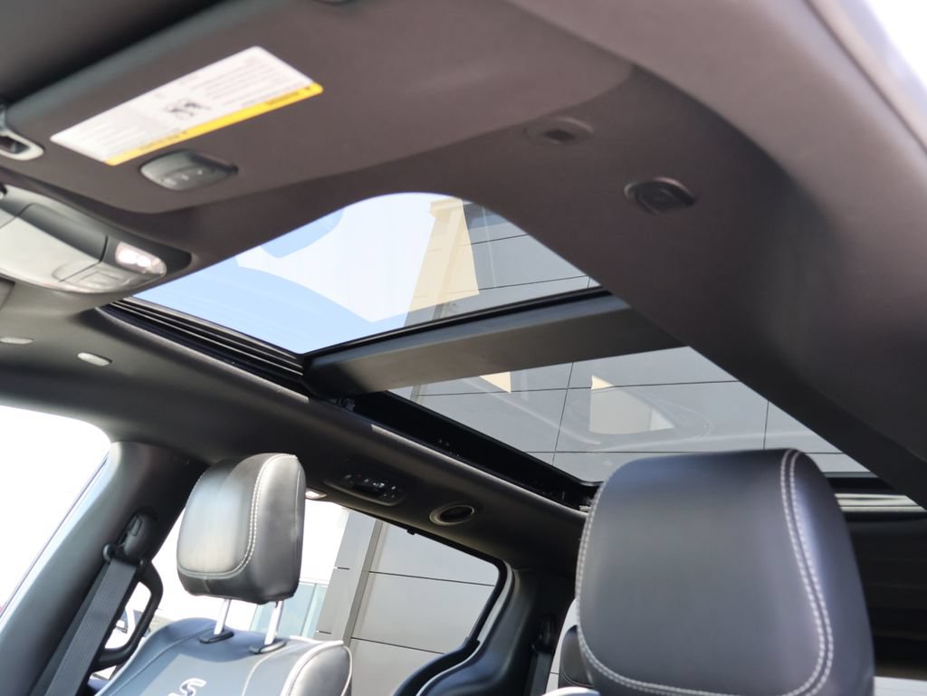 Used 2025 Chrysler Pacifica Limited FWD image 24