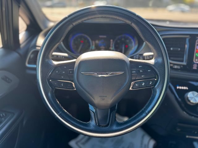 Used 2018 Chrysler Pacifica Limited w/ Advanced Safetytec Group FWD image 53