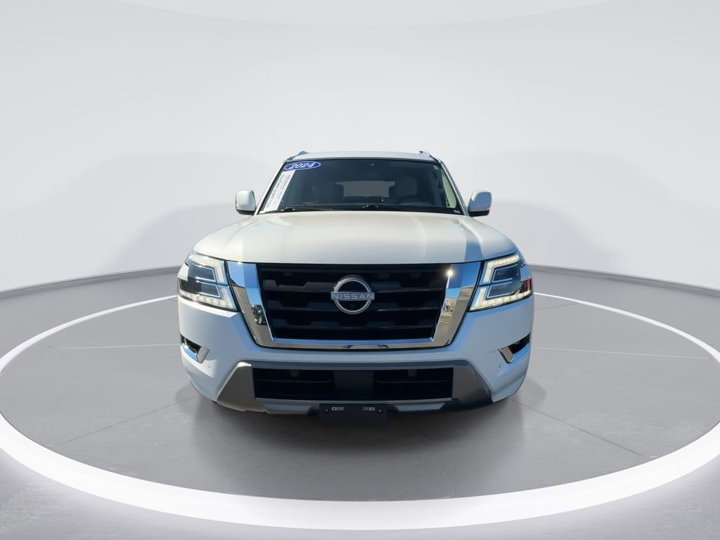 Used 2024 Nissan Armada SL w/ Captain's Chairs Package image 3