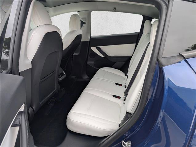 Used 2022 Tesla Model Y Performance AWD/4WD image 17