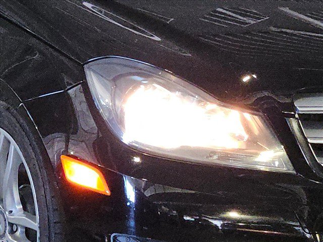 Used 2013 Mercedes-Benz C 250 Sedan image 4