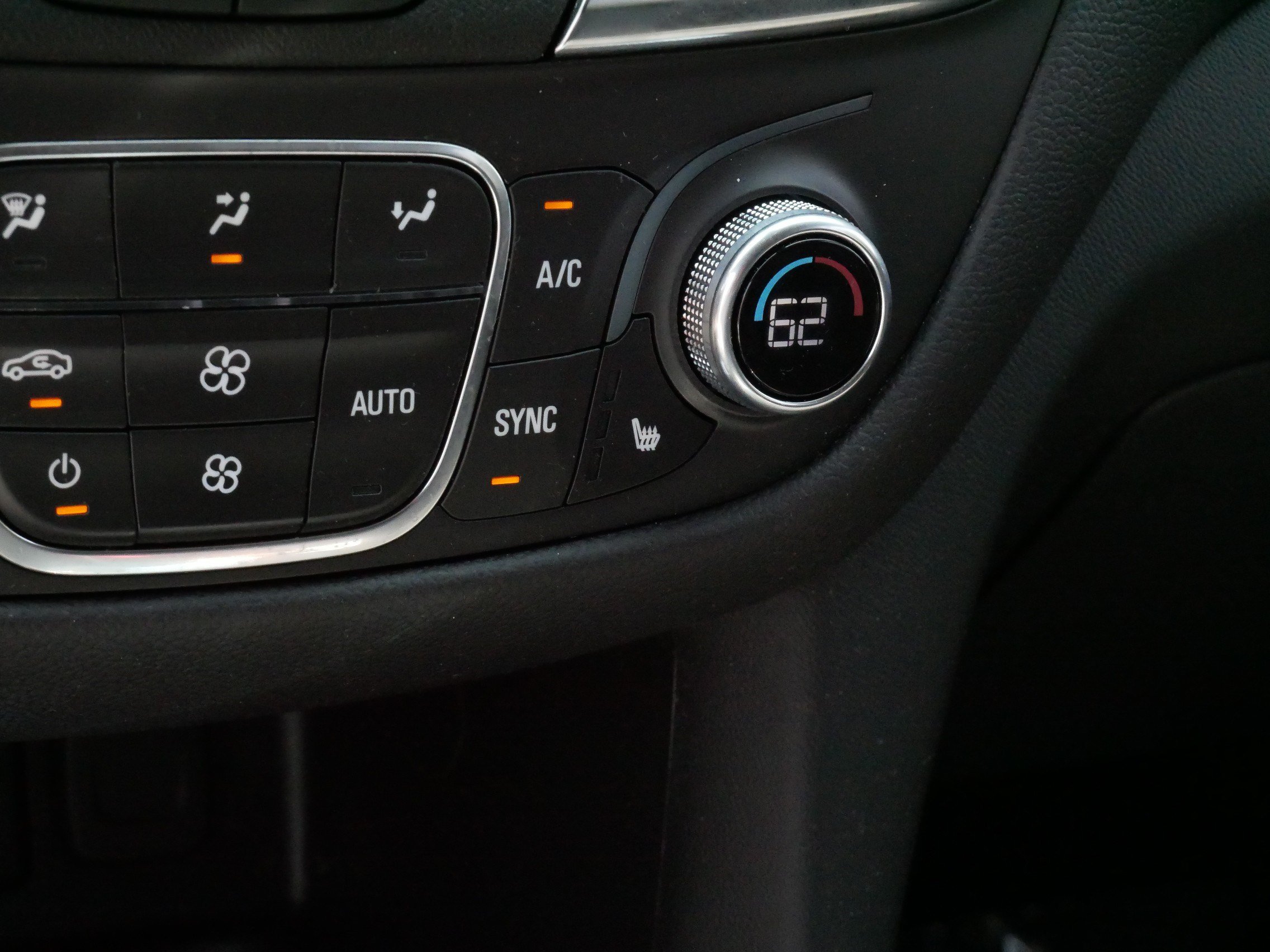 Used 2024 Chevrolet Equinox LT FWD image 28