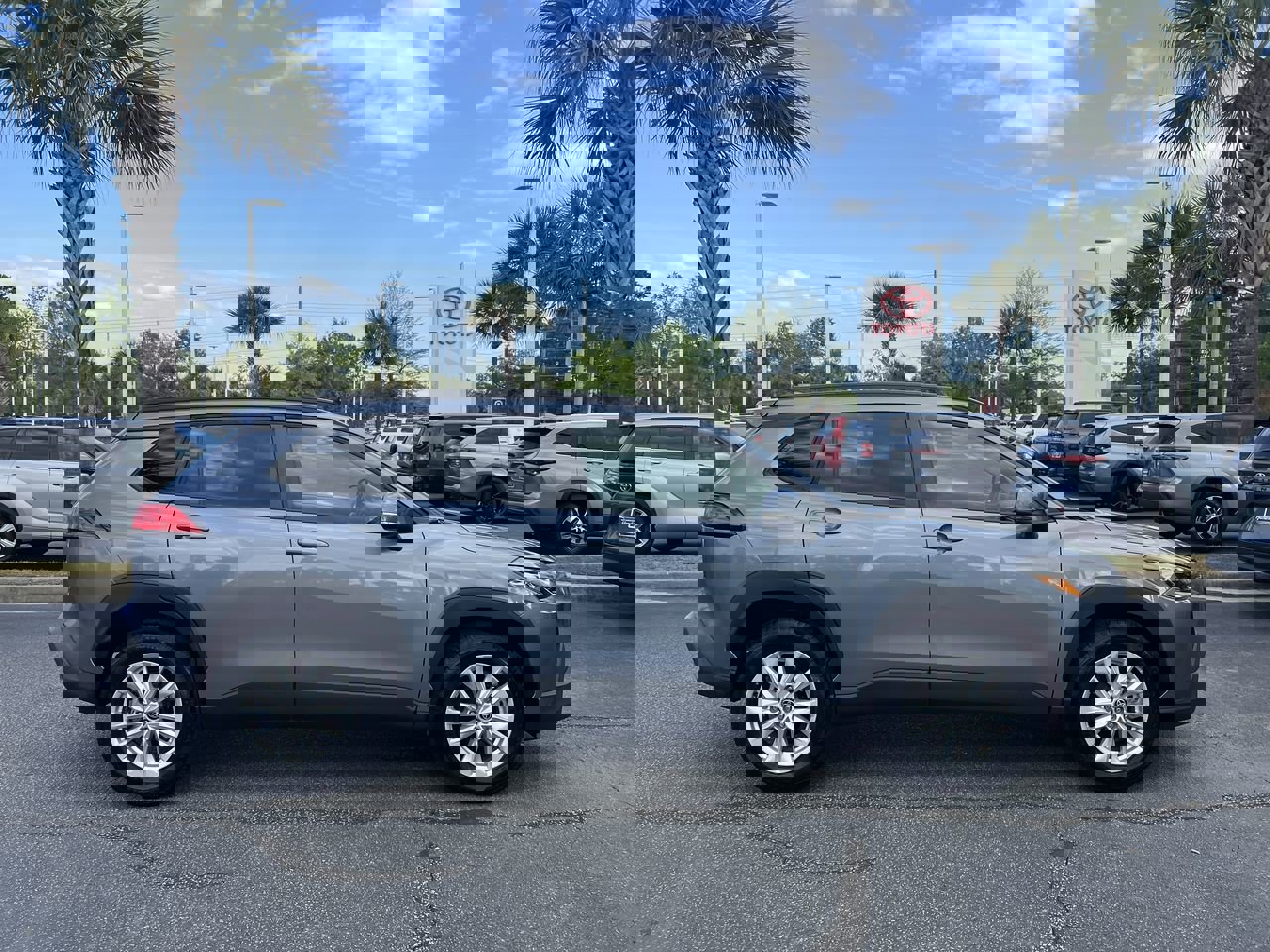 Used 2023 Toyota Corolla Cross LE image 11