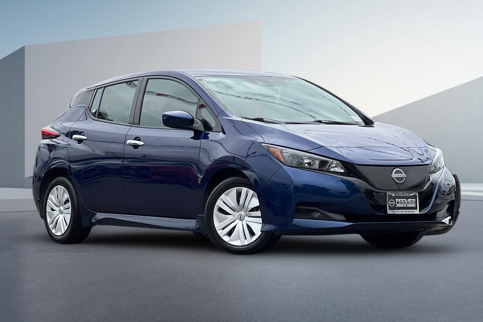 Certified 2025 Nissan Leaf S FWD video 2