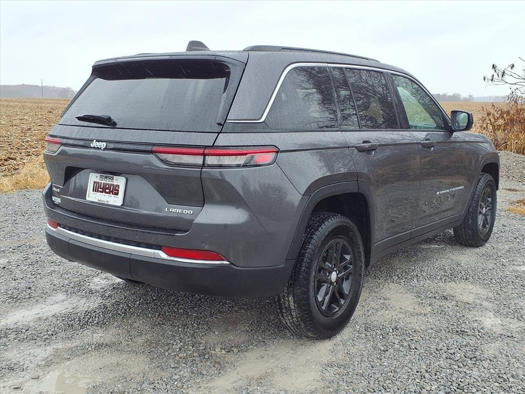 Used 2024 Jeep Grand Cherokee Laredo image 25