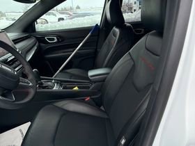 Used 2024 Jeep Compass Trailhawk image 4