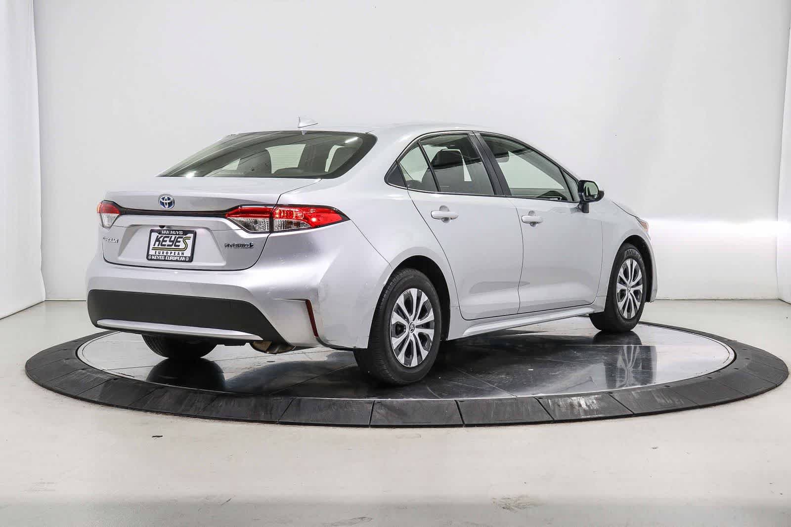 Used 2022 Toyota Corolla LE FWD image 4