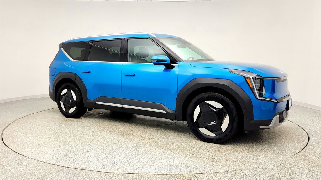Used 2026 Kia EV9 Wind image 3