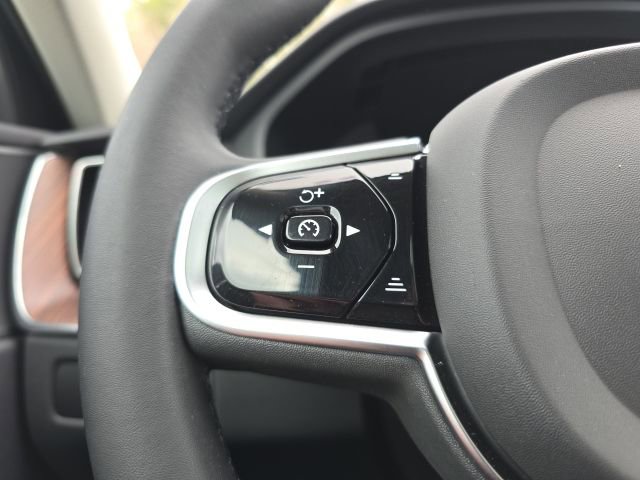 Certified 2023 Volvo XC60 B5 Plus w/ Climate Package image 30