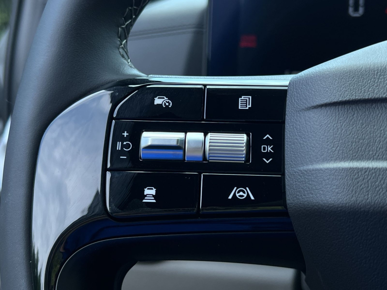 New 2027 Kia Carnival FWD image 22