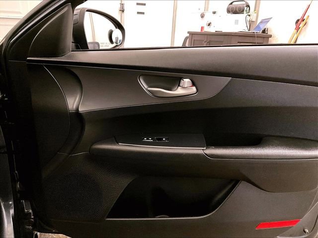 Used 2020 Kia Forte LXS FWD image 23