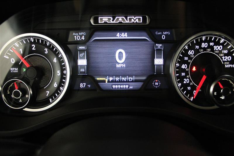 Used 2019 RAM 1500 Laramie AWD/4WD image 17