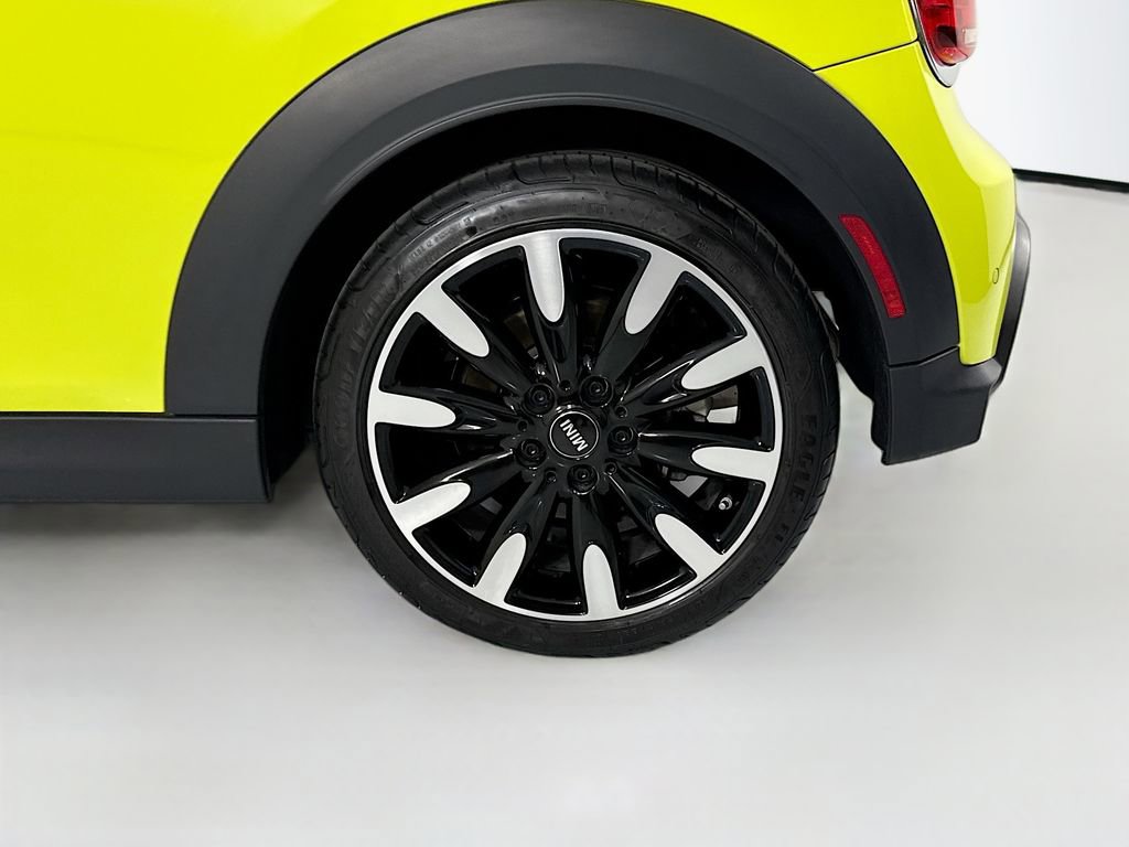 Certified 2024 MINI Cooper S w/ Signature Upholstery Package FWD image 29
