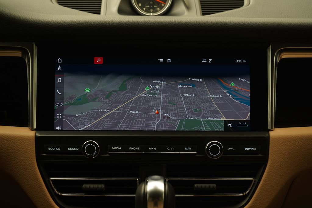 Used 2019 Porsche Macan AWD/4WD image 12