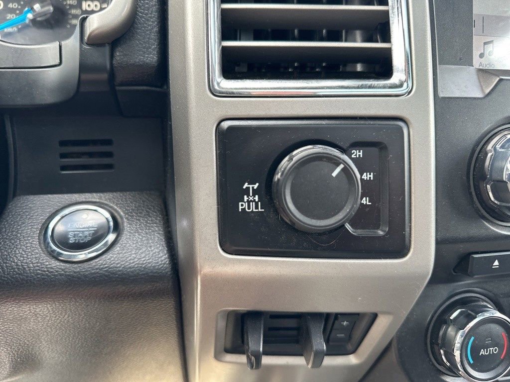 Used 2017 Ford F250 Lariat w/ Lariat Ultimate Package AWD/4WD image 23