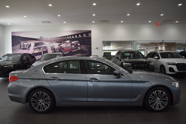 Used 2018 BMW 530e xDrive AWD/4WD image 8