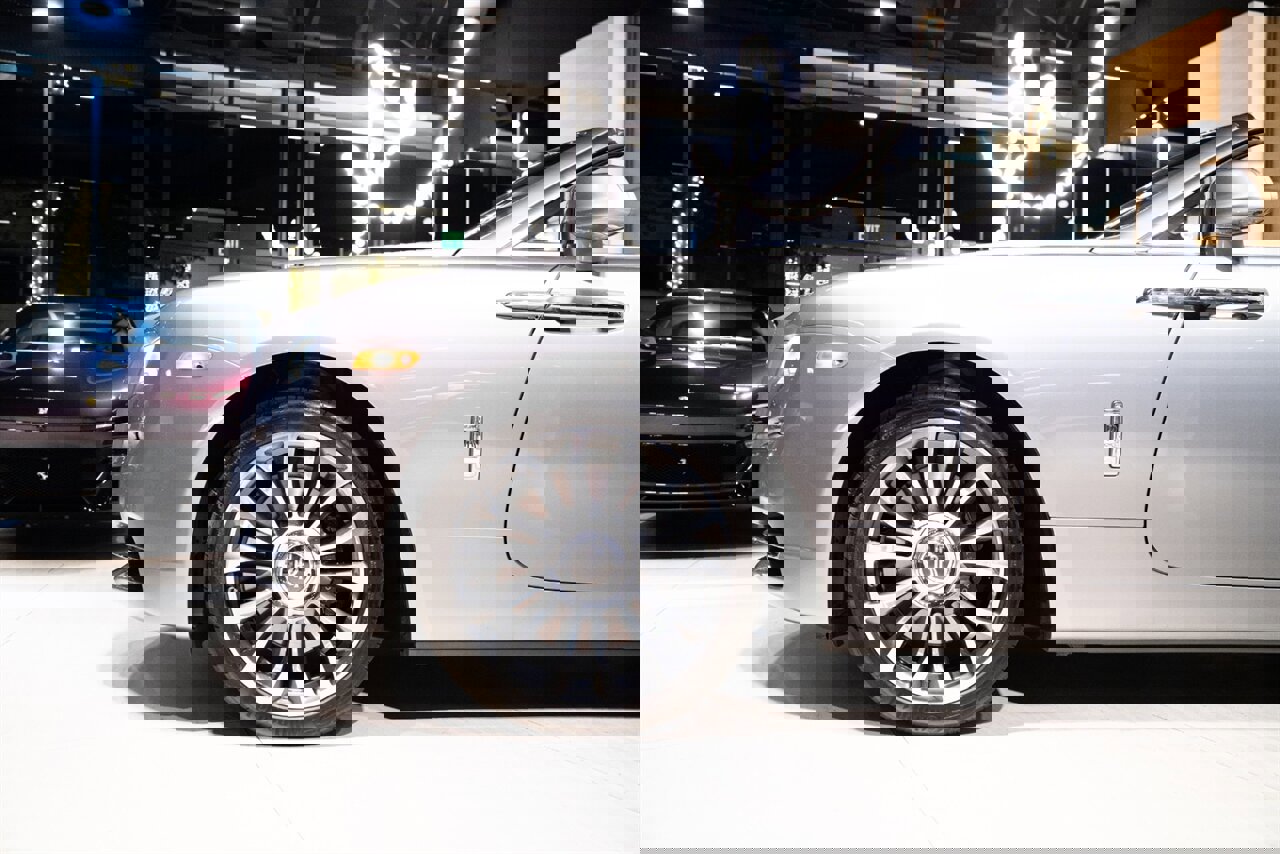 Used 2018 Rolls-Royce Dawn image 33