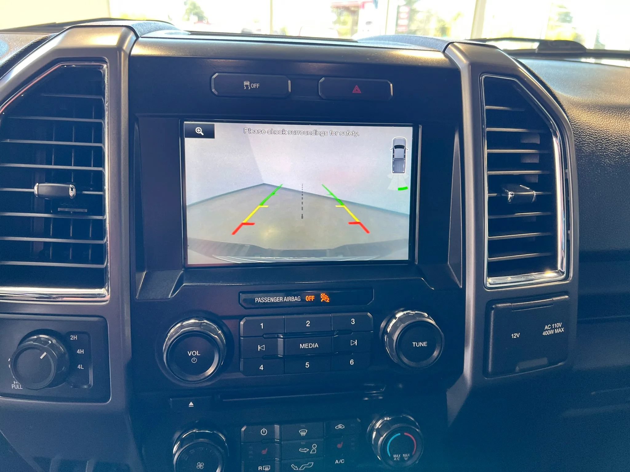 Used 2015 Ford F150 XLT w/ Equipment Group 302A Luxury AWD/4WD image 15
