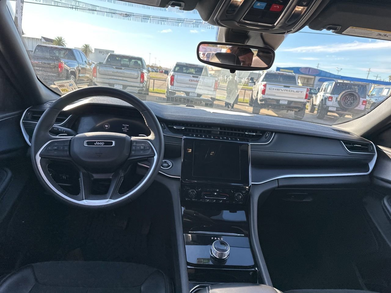 Used 2023 Jeep Grand Cherokee L Laredo image 9