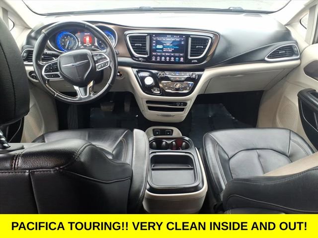 Used 2018 Chrysler Pacifica Touring-L w/ Advanced Safetytec Group image 13