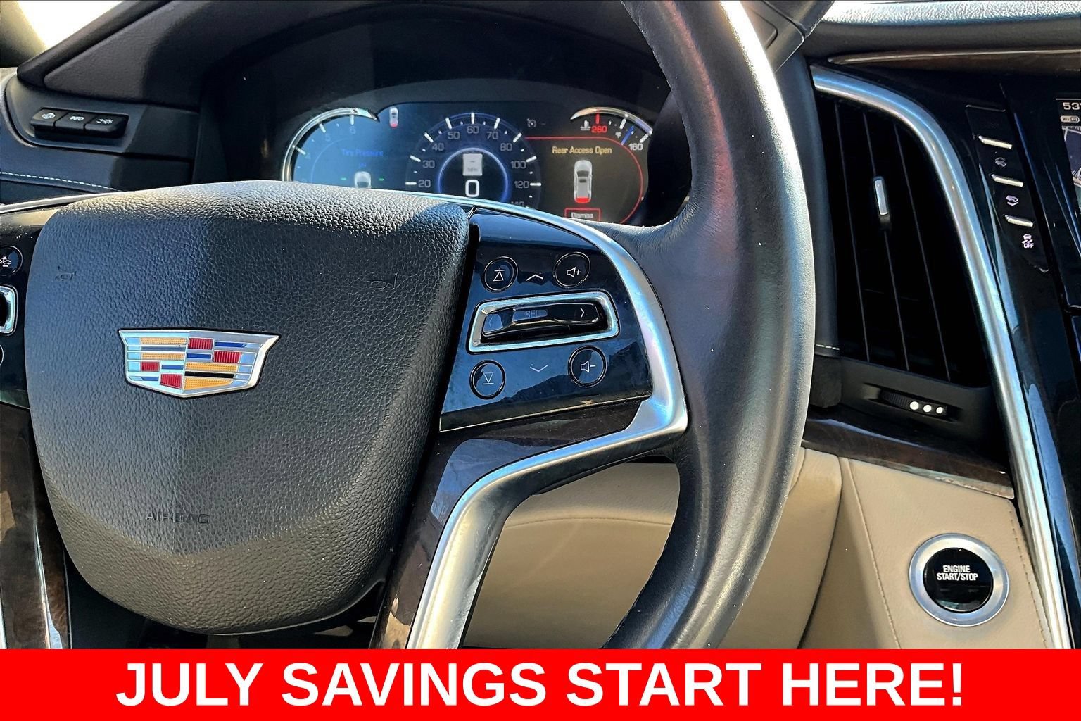 Used 2018 Cadillac Escalade ESV Luxury AWD/4WD image 16