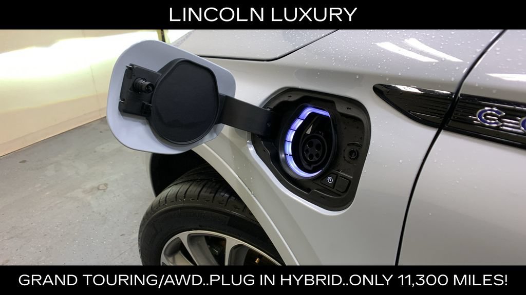 Used 2025 Lincoln Corsair Grand Touring w/ Towing Package AWD/4WD image 42